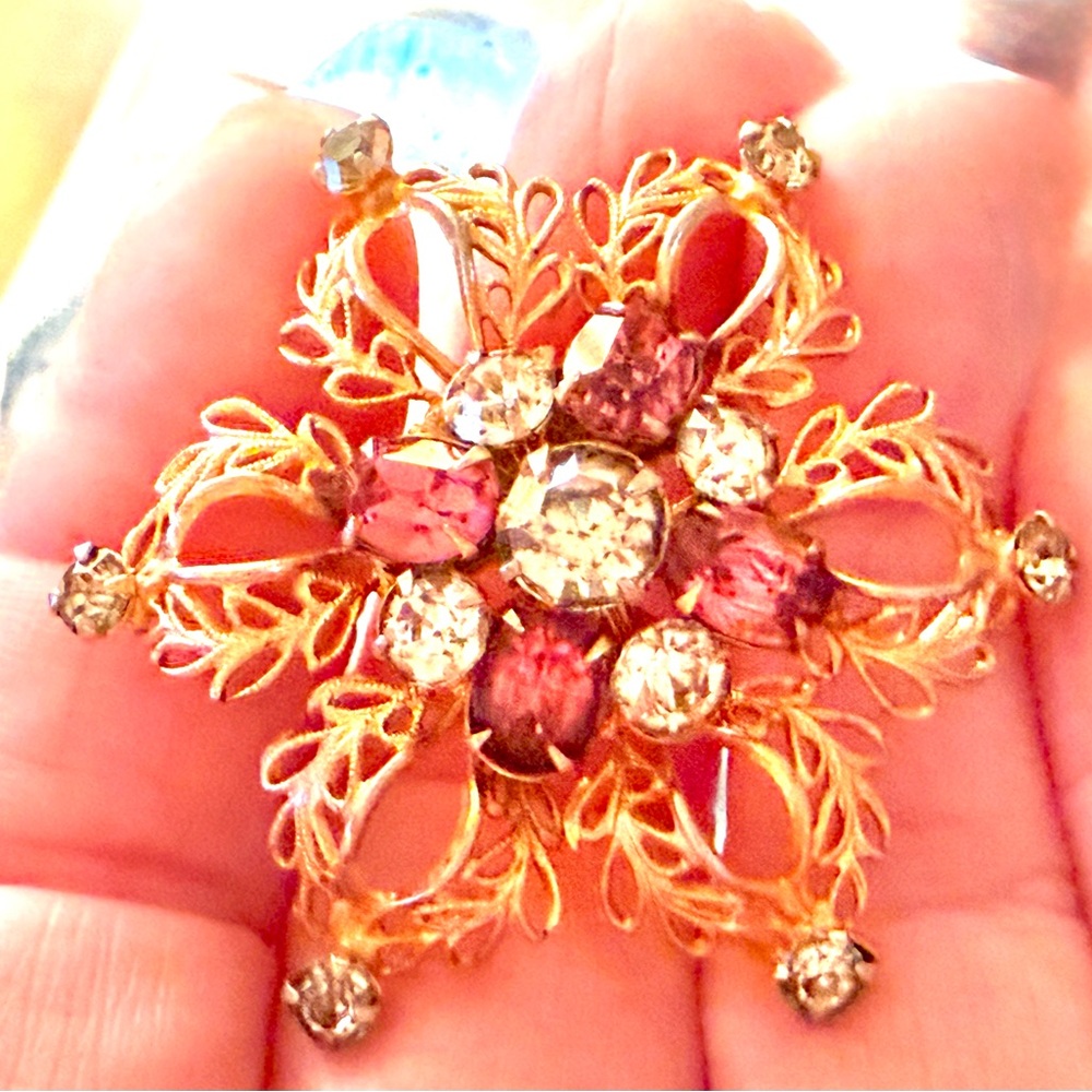 Scitarelli MCM Hollywood Glam Golden Filigree & Pink Faux Gems Brooch, Pin - Picture 5 of 6